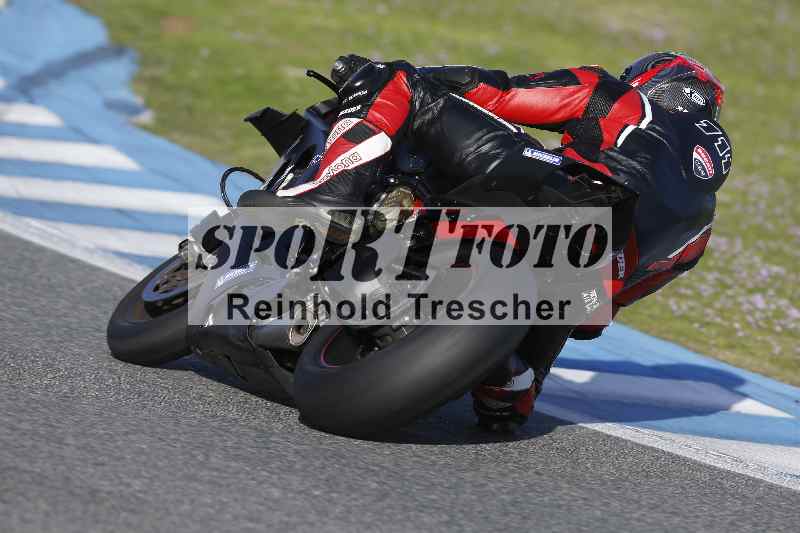 Archiv-2025/01 24.-27.01.2025 Moto Center Thun Jerez/rot-red/backside